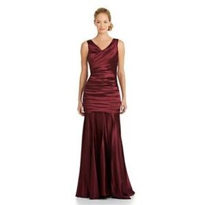 Calvin Klein Women Long Dress Pleated Sleeveless Formal Prom Burgundy Red Size 4